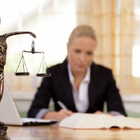 Rechtsschutzversicherung für Angestellte und Familien
